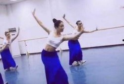 吃瓜体育生和舞蹈室1v1,校园风云对决